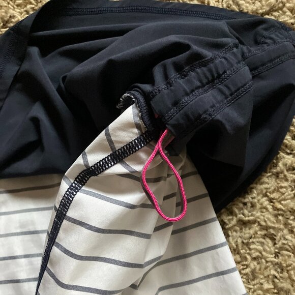 Excellent Lululemon Chase Me Skirt w/ Shorts Running Tennis Sz 4 - Picture 14 of 14